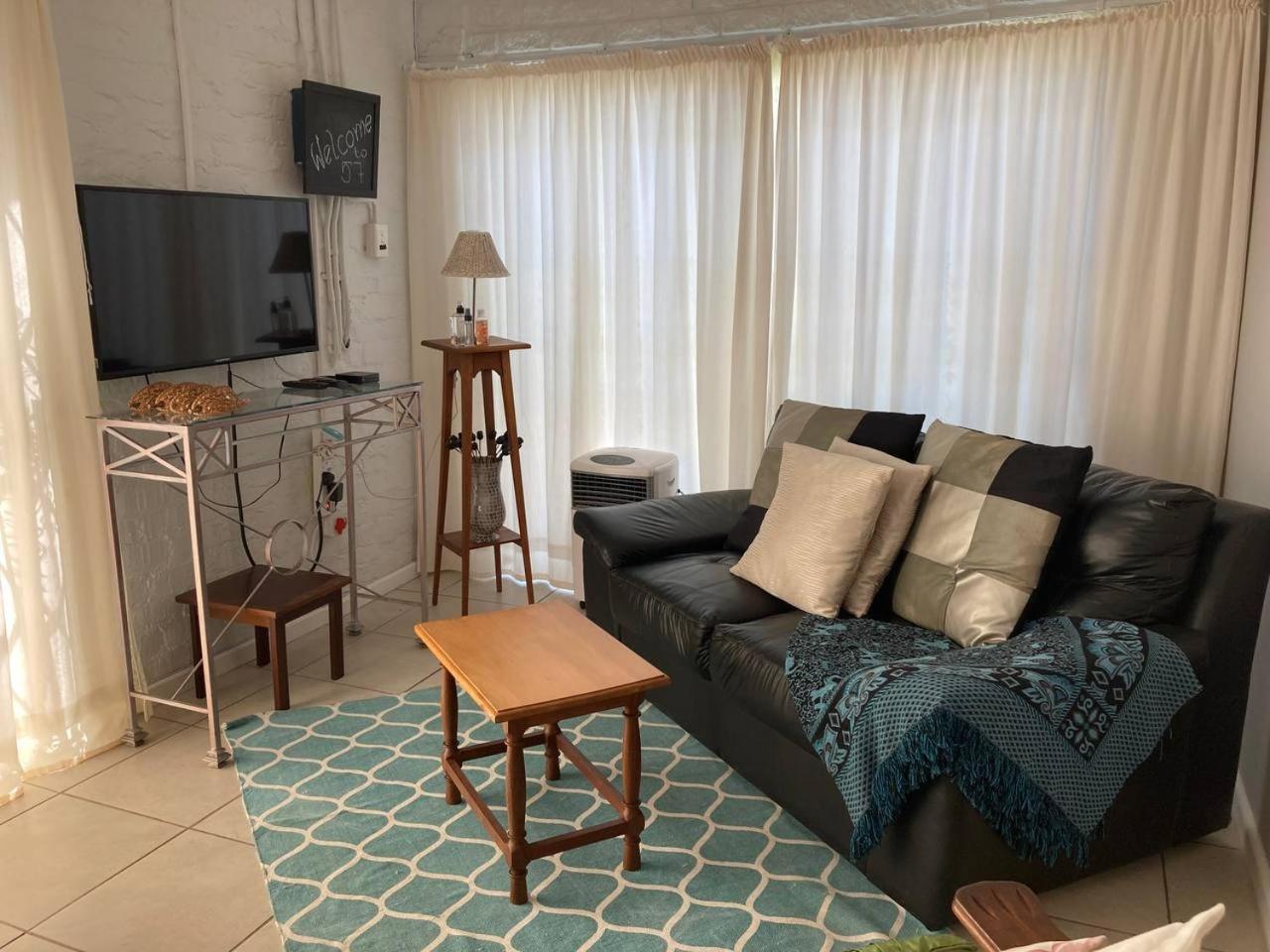 57 On Wellington Accommodation Colchester Eksteriør bilde